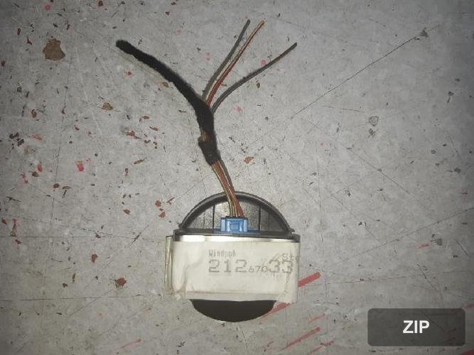 Mercedes-Benz E-класс 2011 — датчик парковки 212 670 33 01