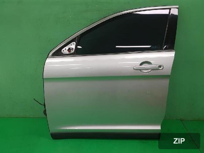 Ford Taurus 2010 — передняя дверь левая