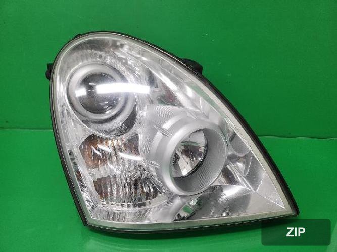 KG Mobility Rexton 2012 — фара головного света правая 8310208B04