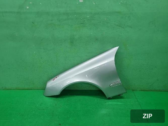 Mercedes-Benz E-класс 2003 — крыло левое 6