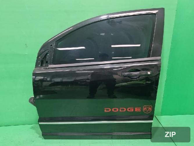 Dodge Caliber 2010 — передняя дверь левая