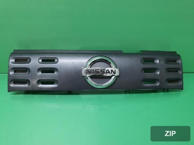Nissan Cube 2012 — решетка радиатора 62070 1FA0A
