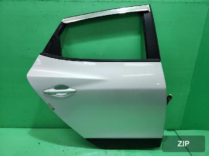 Hyundai Tucson 2011 — дверь задняя правая 770042S020
