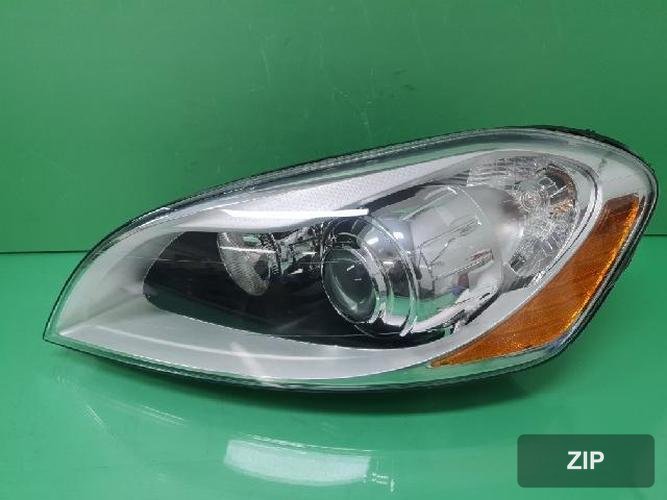Volvo XC60 2011 — фара левая 30763135