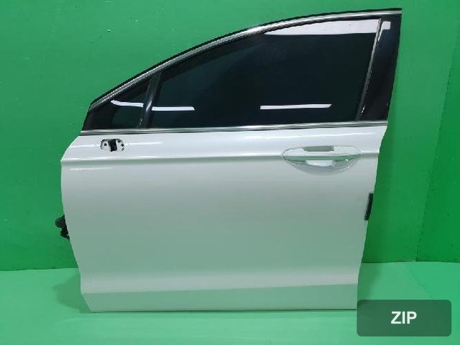 Ford Mondeo 2016 — передняя дверь левая