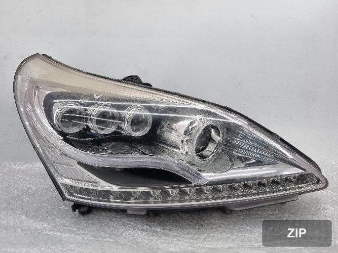 Hyundai Equus 2010 — фара правая (HID) 92102-3N1