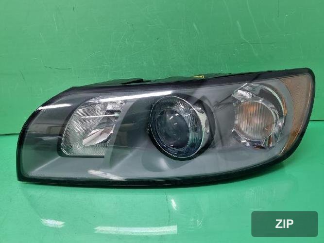 Volvo V50 2006 — фара левая 30698889