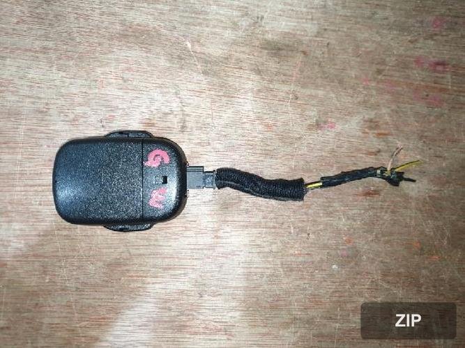 Kia K9 2013 — датчик парковки