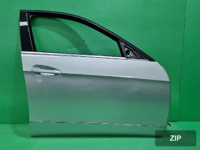 Mercedes-Benz E-Class 2011 — дверь передняя правая