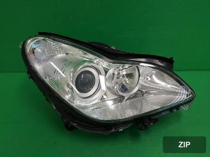 Mercedes-Benz CLS-Class 2005 — фара правая A0038205826