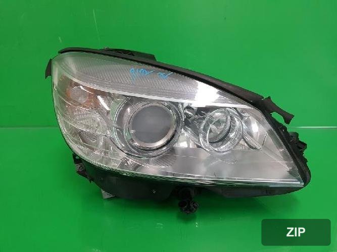 Mercedes-Benz C-Class 2009 — фара правая A2048209061