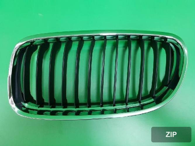 BMW 3 Series 2010 — решетка радиатора