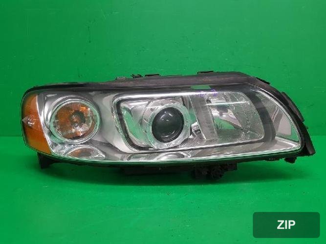 Volvo S60 2009 — фара правая 31111181