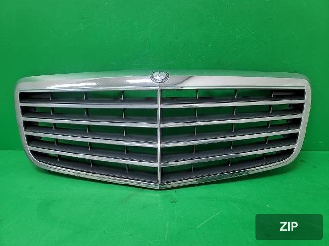 Mercedes-Benz E-класс 2007 — решётка радиатора