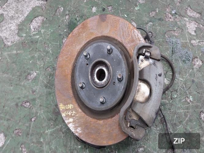 Toyota Camry 2008 — передний поворотный кулак (правый)