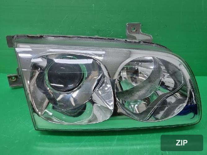 Hyundai Trajet 2005 — фара головного света правая 921023A500
