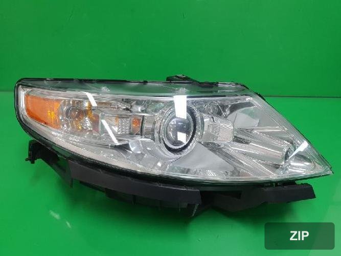 Ford MKS 2011 — фара правая