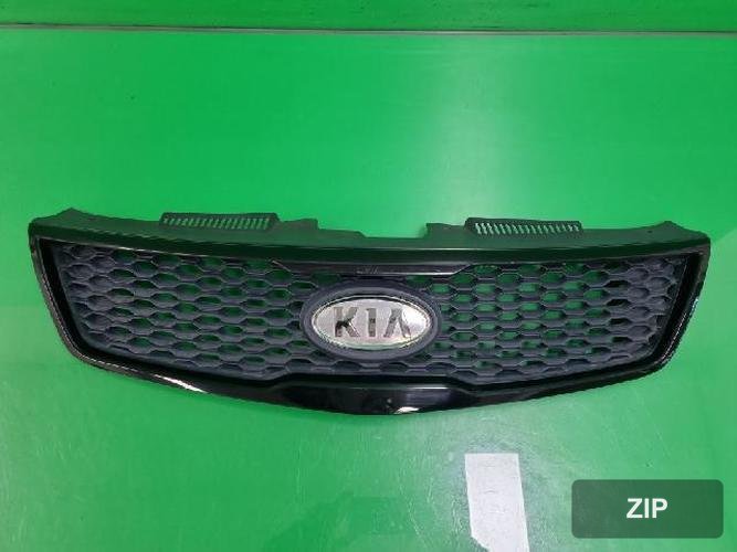 Kia Forte 2013 — решетка радиатора передняя