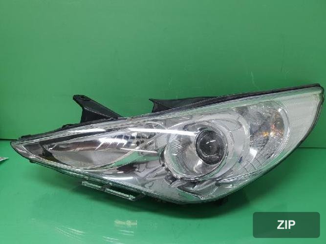 Hyundai Sonata 2010 — фара левая