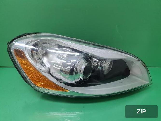 Volvo XC60 2010 — фара правая 30763136
