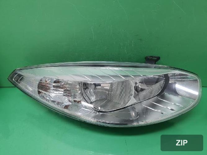 Renault SM3 2011 — фара правая 260103409R