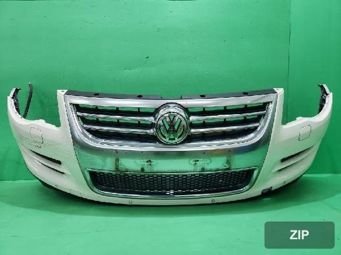 Volkswagen Touareg 2009 — передний бампер 7L6 807 061 AG