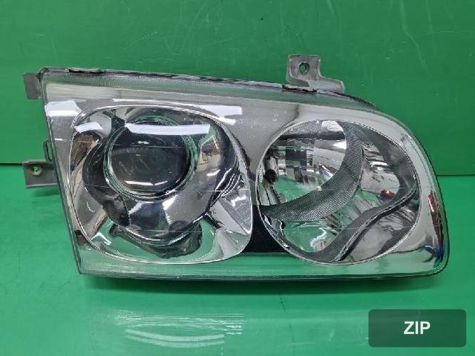 Hyundai Trajet 2000 — фара правая