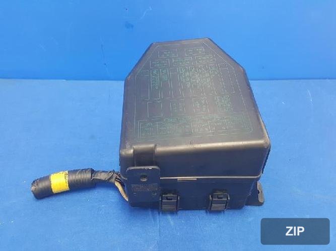 KG Mobility Musso EV 1999 — блок предохранителей (подкапотный) 8232005000