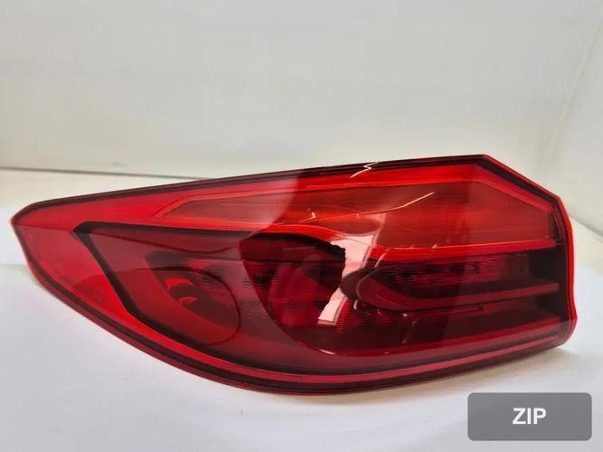 BMW 5 Series 2020 — фонарь задний левый (внешний) 7376463
