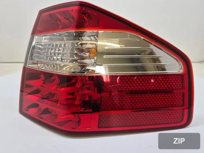 Kia Mohave 2012 — задний фонарь правый наружный 2