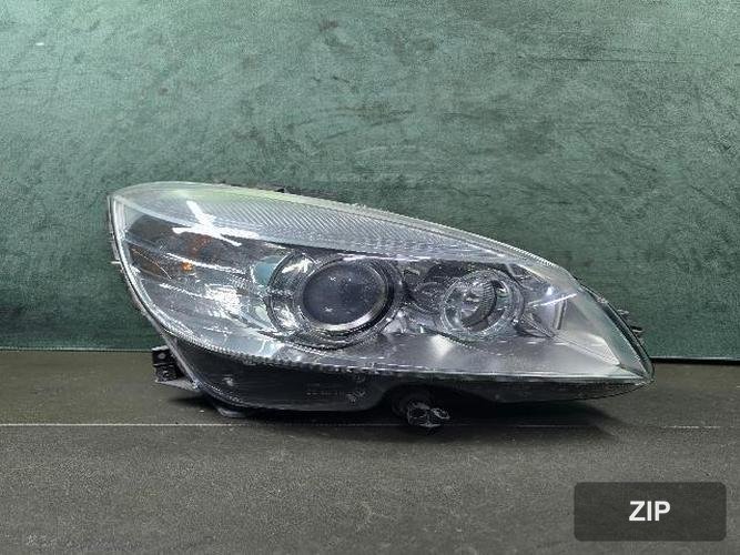 Mercedes-Benz C-класс 2008 — фара правая