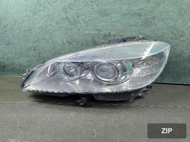 Mercedes-Benz C-Class 2008 — фара левая 1