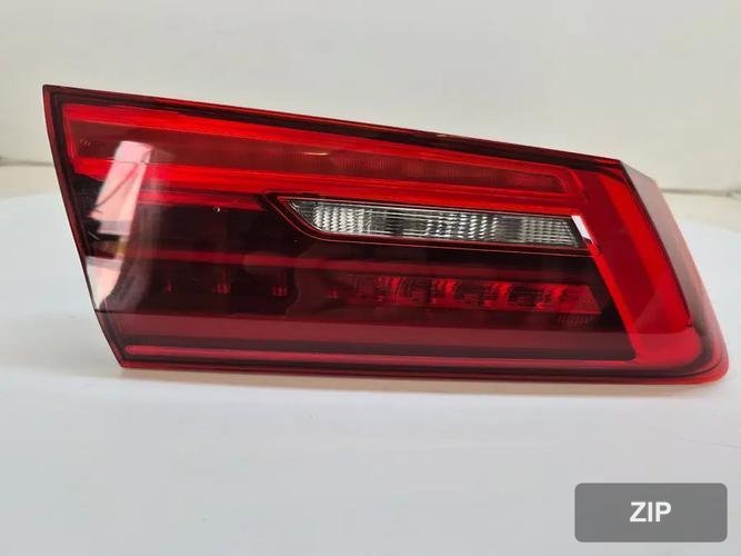 BMW 5 Series 2020 — фонарь задний левый внутренний 7376473