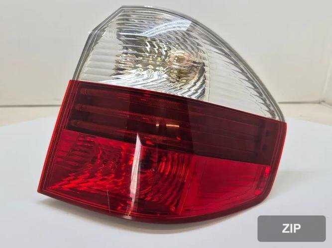 BMW X-серия 2007 — фонарь задний правый (наружный) 7162210