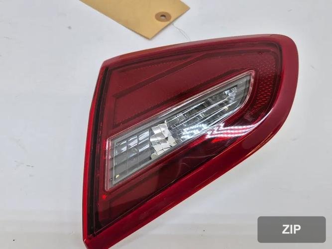 Nissan Altima 2015 — фонарь задний правый (внутренний)