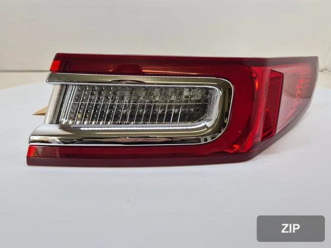 Ford Continental 2016 — фонарь задний правый (внешний) GD9B13404AP