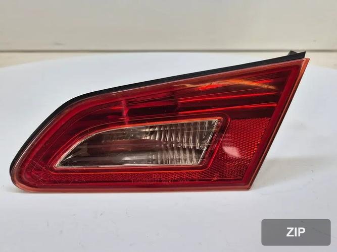 Infiniti G 2008 — задний фонарь внутренний правый