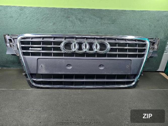 Audi A4 2009 — решетка радиатора 3