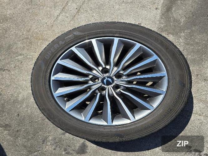 Hyundai Equus 2014 — алюминиевый диск 1