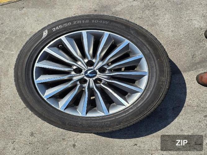 Hyundai Equus 2014 — алюминиевый диск 1