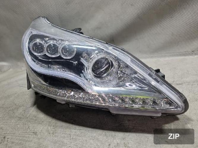 Hyundai Equus 2012 — фара передняя правая LED