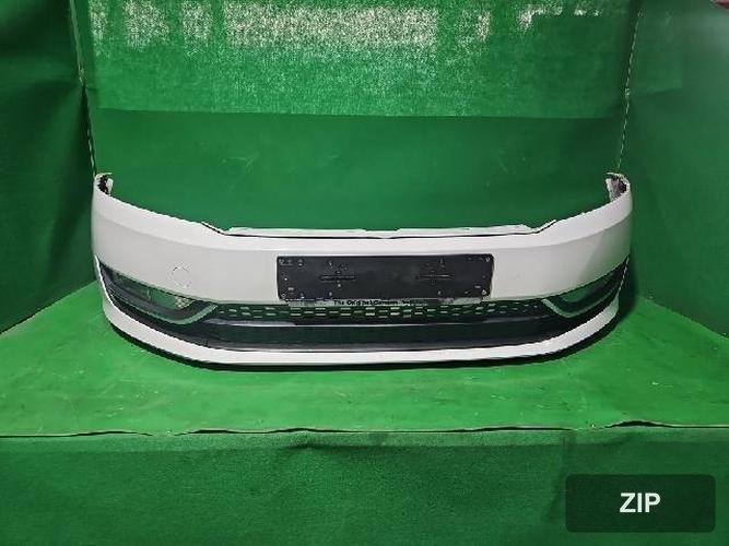 Volkswagen Passat 2015 — бампер передний 561807217C