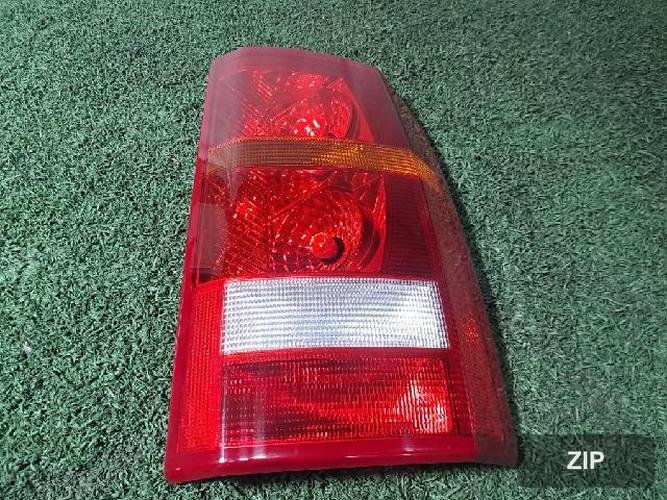 Land Rover Discovery 2007 — фара передняя правая (комбинированная)