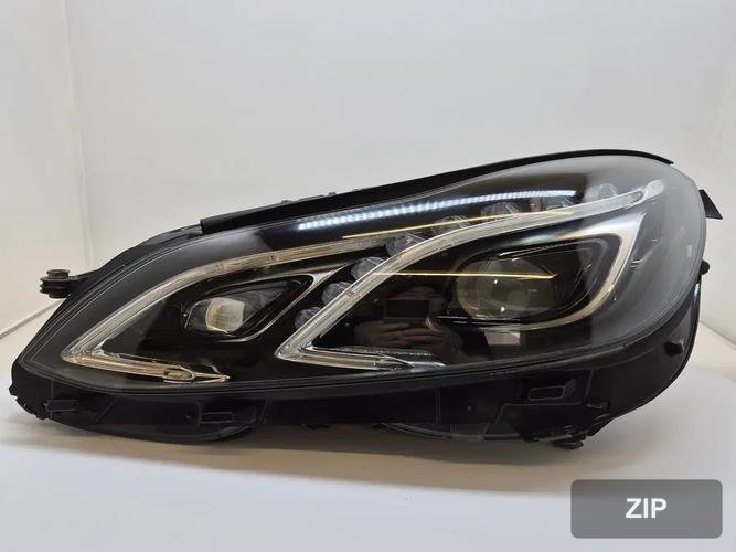 Mercedes-Benz E-Class 2013 — фара левая A2128205539