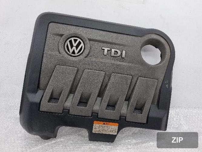 Volkswagen Golf 2012 — крышка двигателя 03L 103 925 AA