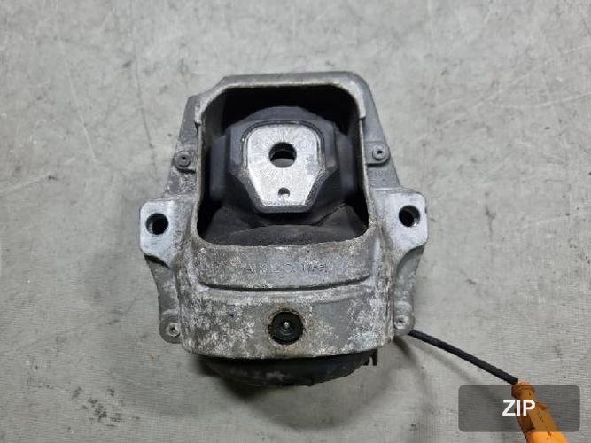 Audi A4 2012 — подушка двигателя 8R0199381