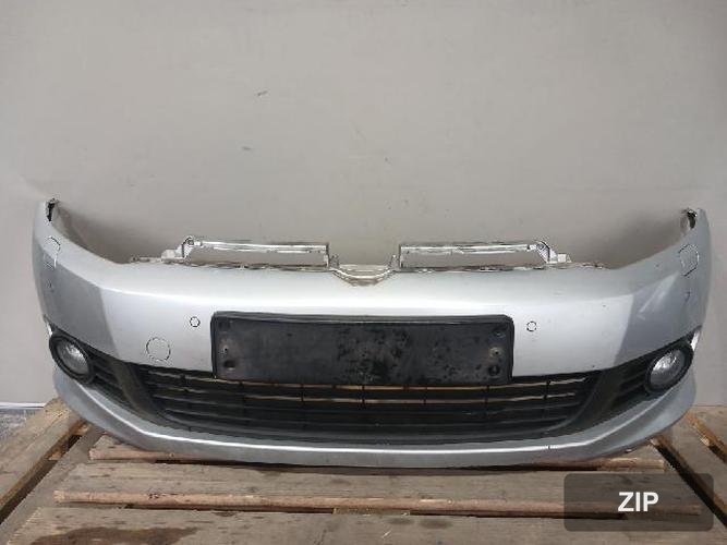 Volkswagen Golf 2013 — передний бампер