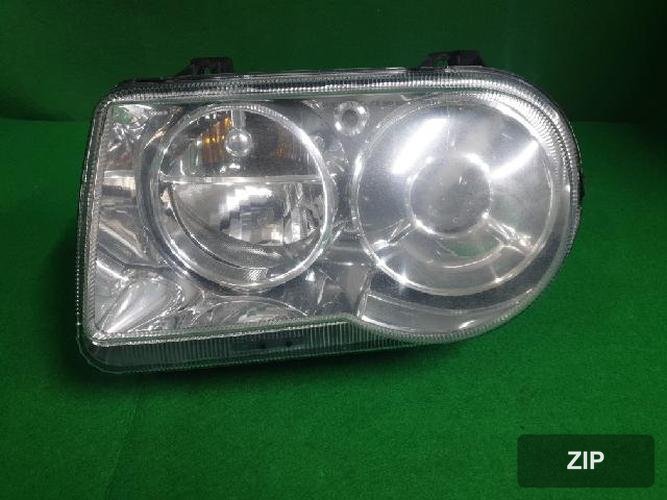 Chrysler 300 2007 — фара левая HID 10