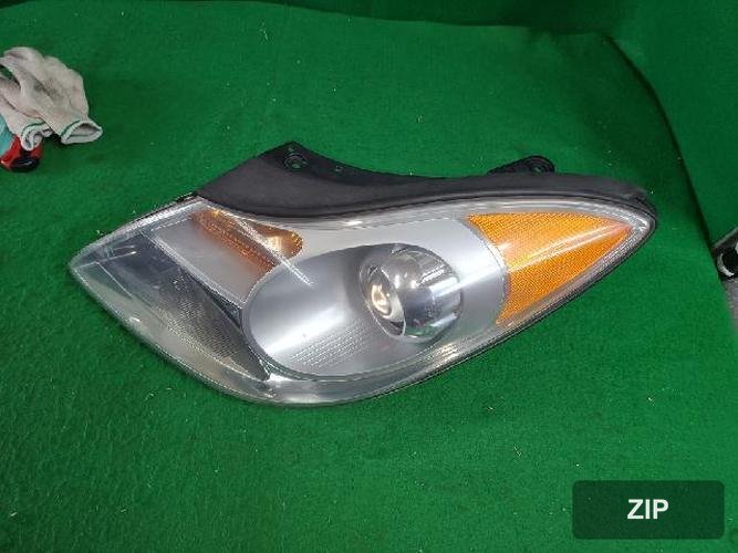 Hyundai Veracruz 2007 — фара левая HID
