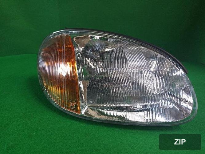 Hyundai Sonata 2000 — фара передняя правая